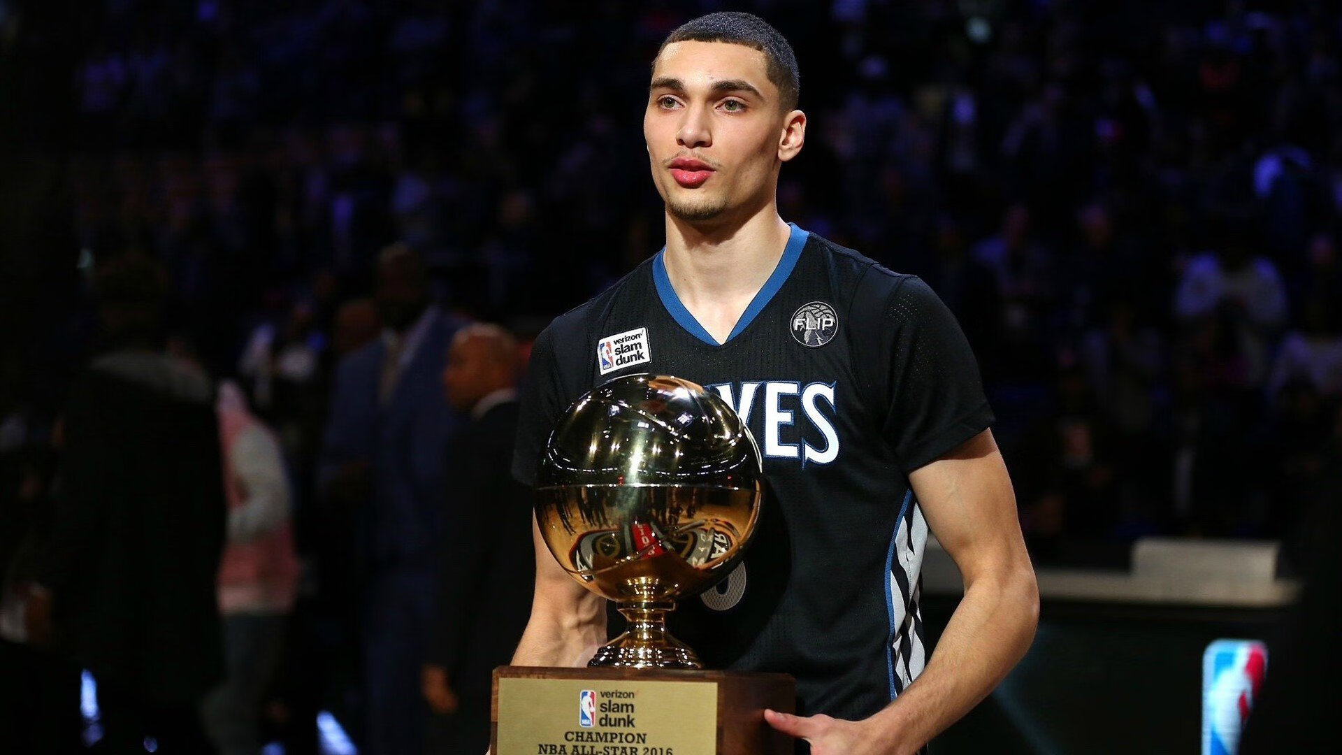 开拓者巅峰对决力克步行者，哈登末节封神成关键先生