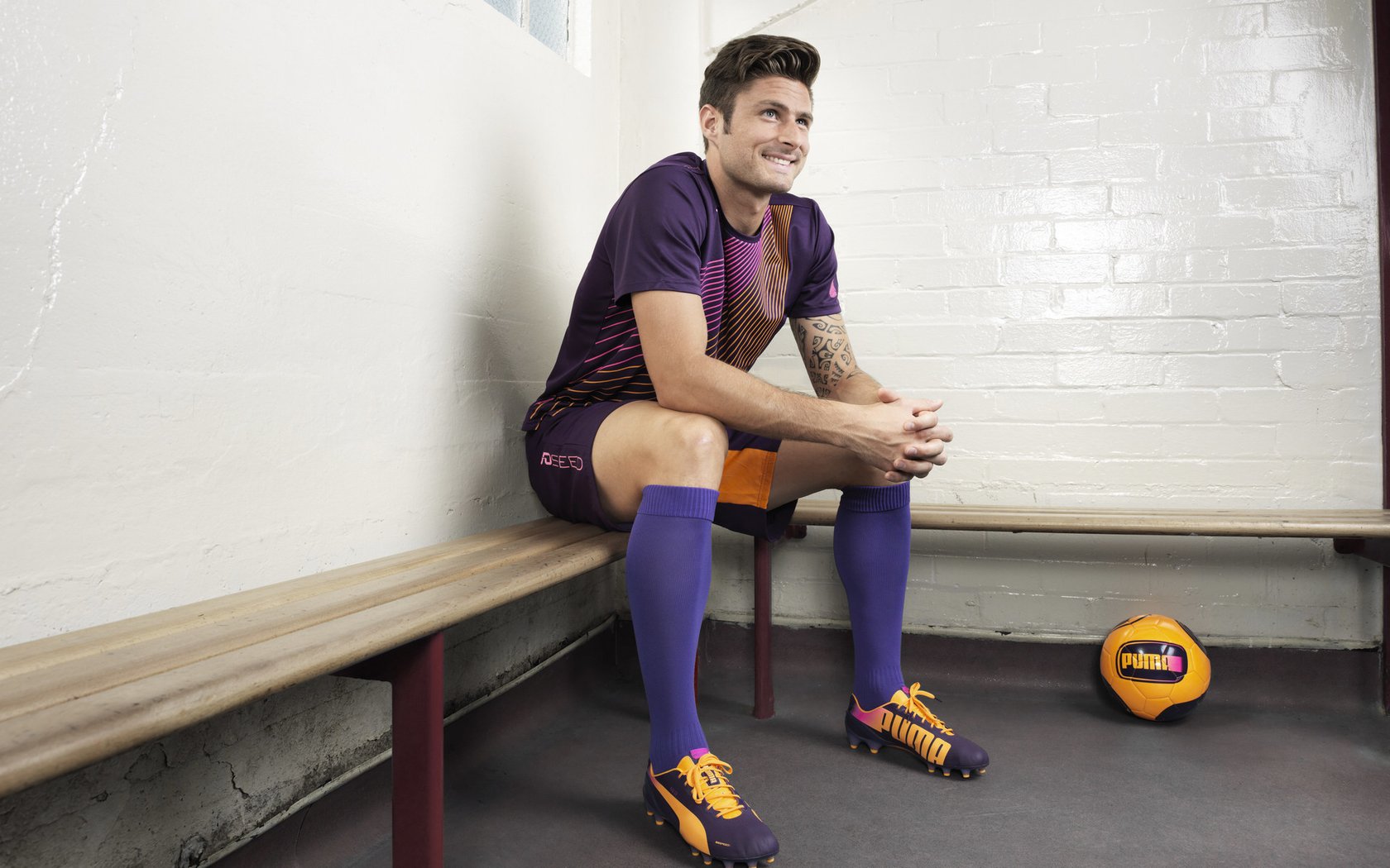 黄喜灿惊艳四座，喀麦隆对阵韩国一役中的唯一性光芒